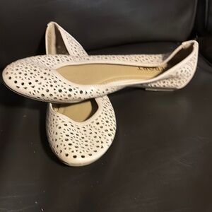 Elegant Cream Women's Flats